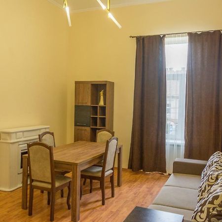 Apartment in the city centre Mukacheve Exterior photo