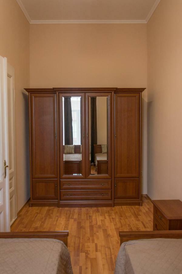 Apartment in the city centre Mukacheve Exterior photo